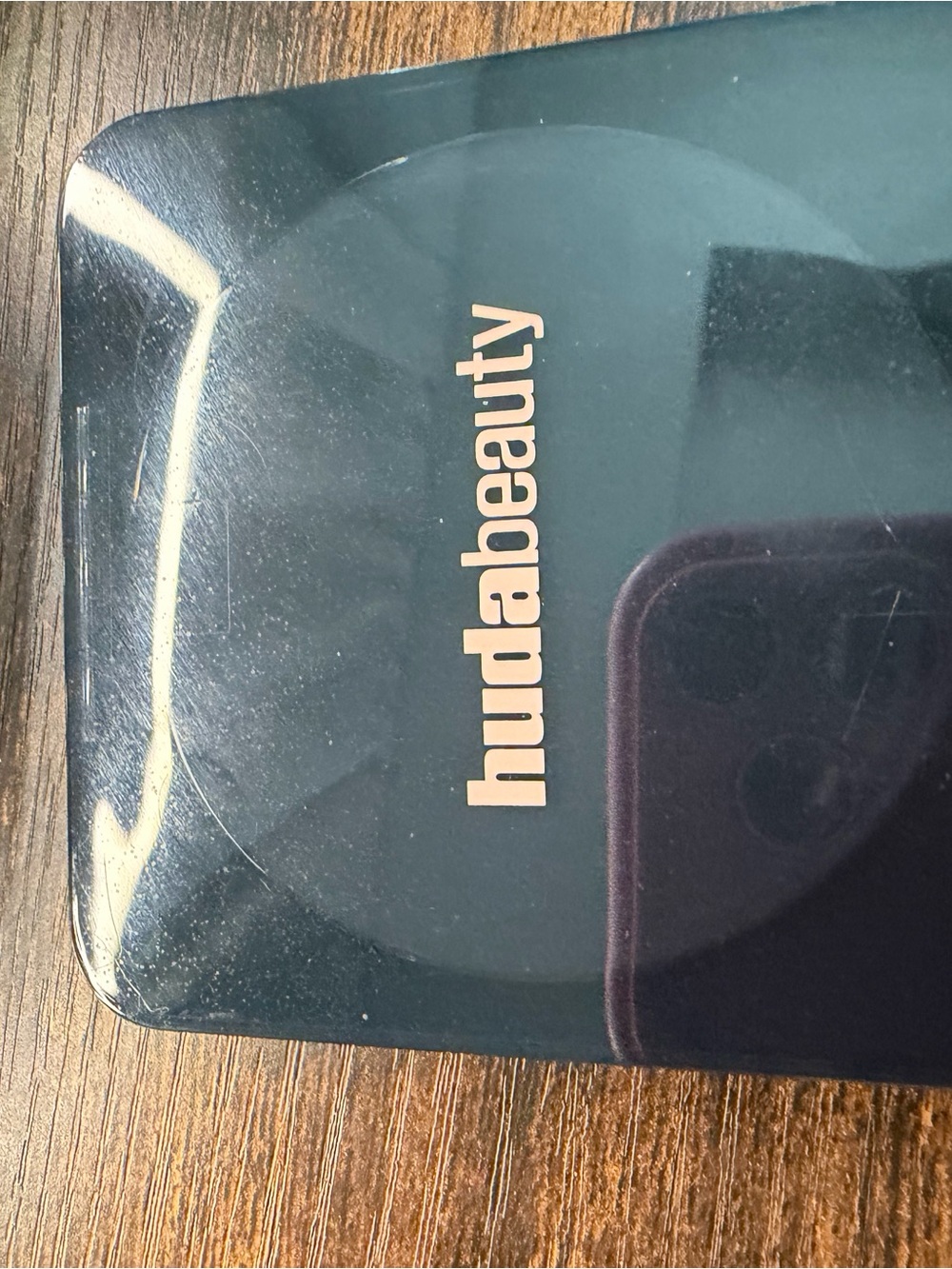 Huda Beauty Easy Bake Pressed powder